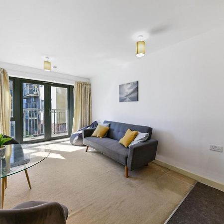 Luxe 1 Bed Flat 5 Mins To Stratford - Free Parking Apartment London Luaran gambar