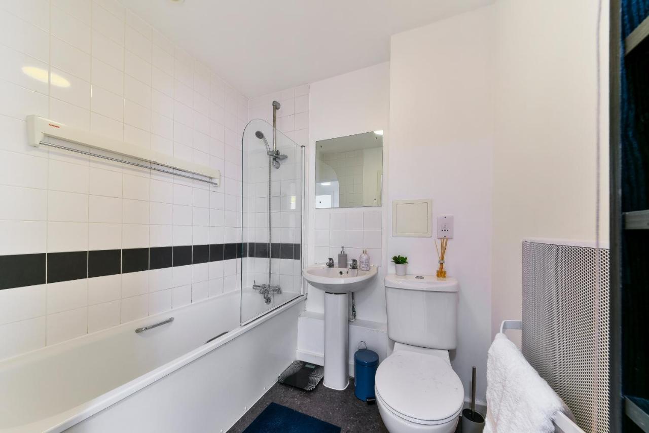 Luxe 1 Bed Flat 5 Mins To Stratford - Free Parking Apartment London Luaran gambar