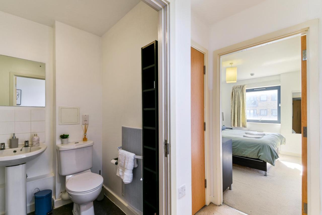 Luxe 1 Bed Flat 5 Mins To Stratford - Free Parking Apartment London Luaran gambar